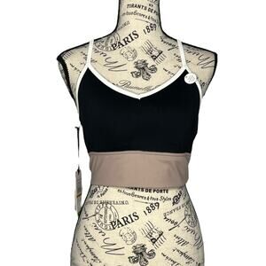 Gaiam (M) Strappy Wireless Sports Bra Med-Impact Racerback Workout Yoga Bralette